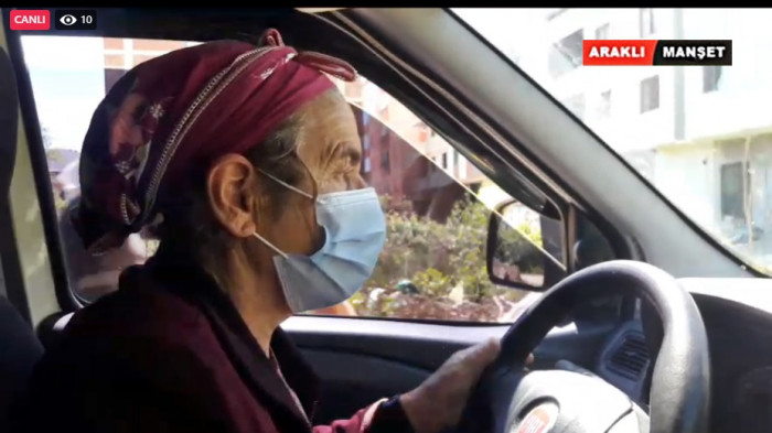  Araklı'nın Tek Bayan Taksi Şoförü Fatma Hacıalioğlu